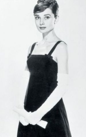 Audrey Hepburn style - Audrey Hepburn - black dress 1955.JPG